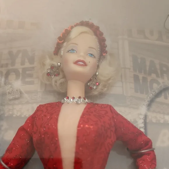 1997 Mattel Barbie as Marilyn Doll - Collector Edition - Picture 2 of 8